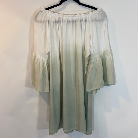 Elegant Off-Shoulder Mini Dress in Cream - Picture 3 of 9